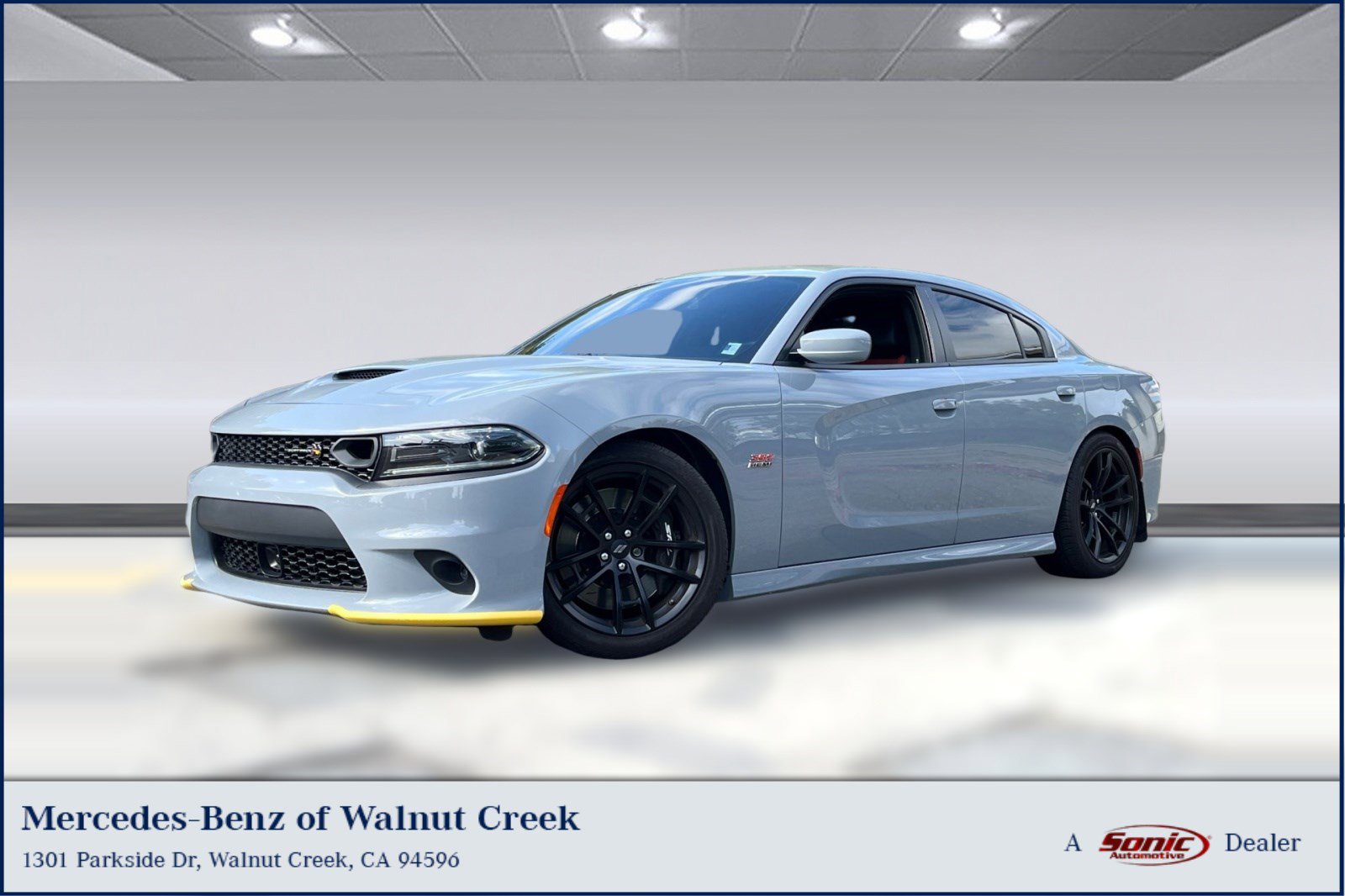 Used 2022 Dodge Charger Scat Pack w/ Dynamics Package RWD image 1