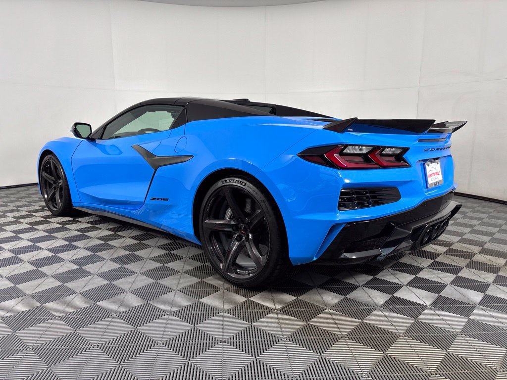 Certified 2023 Chevrolet Corvette Z06 w/ Stealth Interior Trim Package RWD image 12
