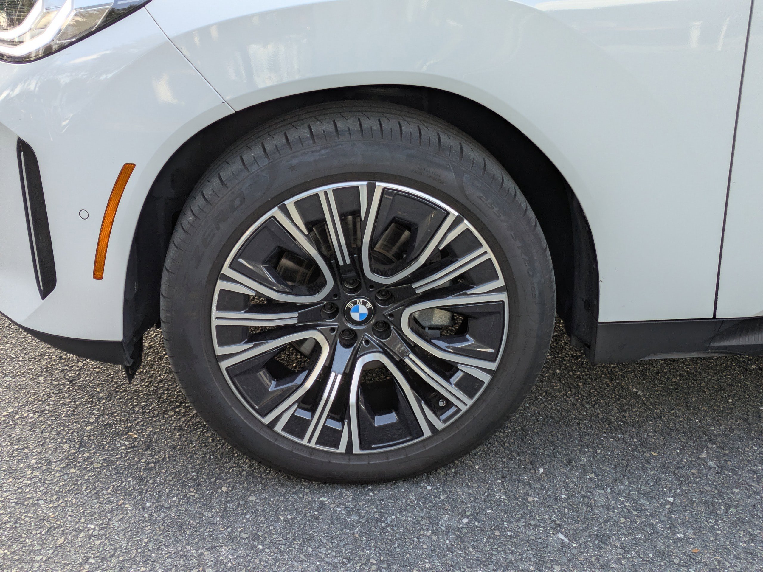 Used 2025 BMW X3 xDrive30i w/ Convenience Package image 3