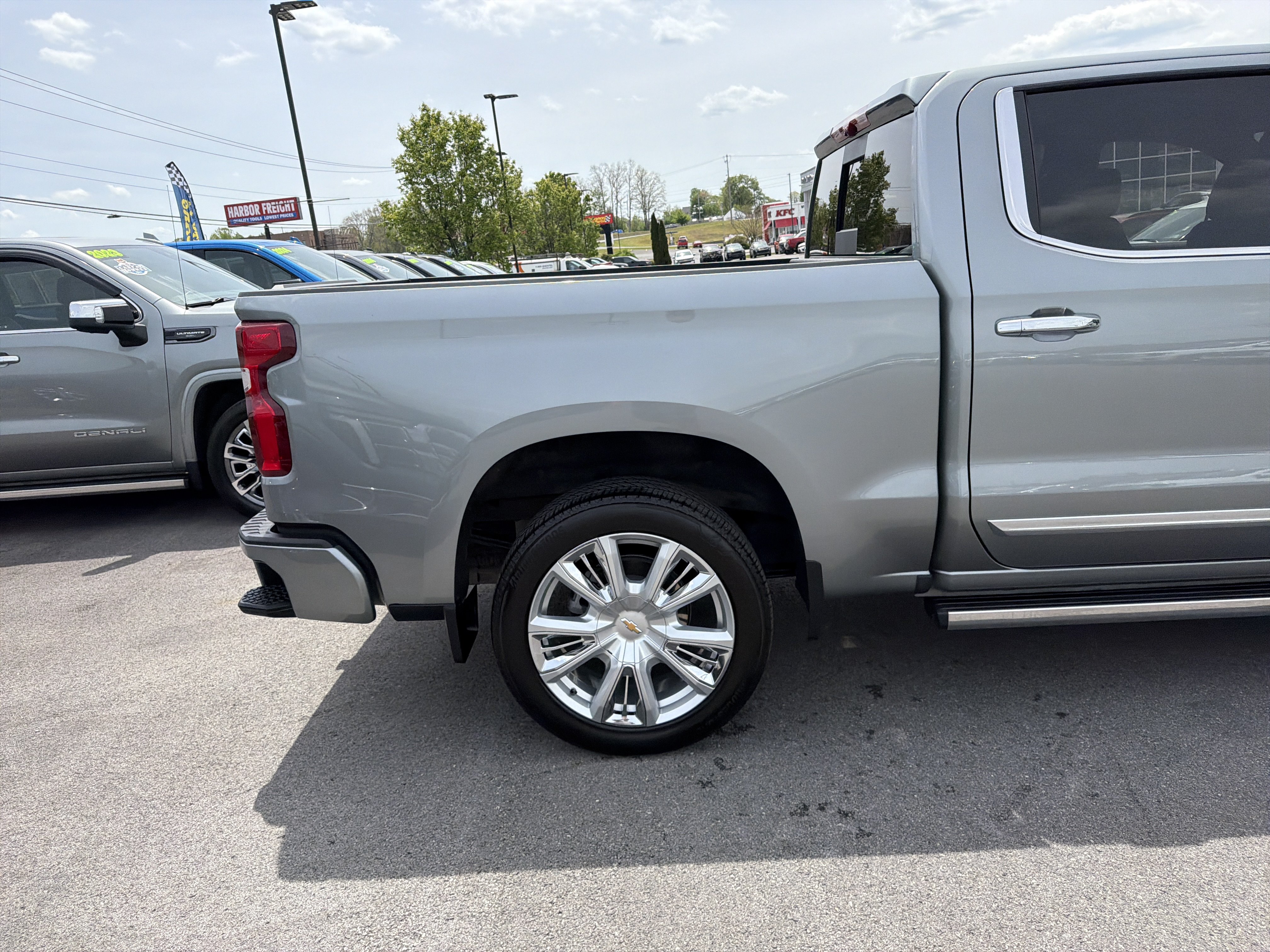 Used 2026 Chevrolet Silverado 1500 High Country AWD/4WD image 6