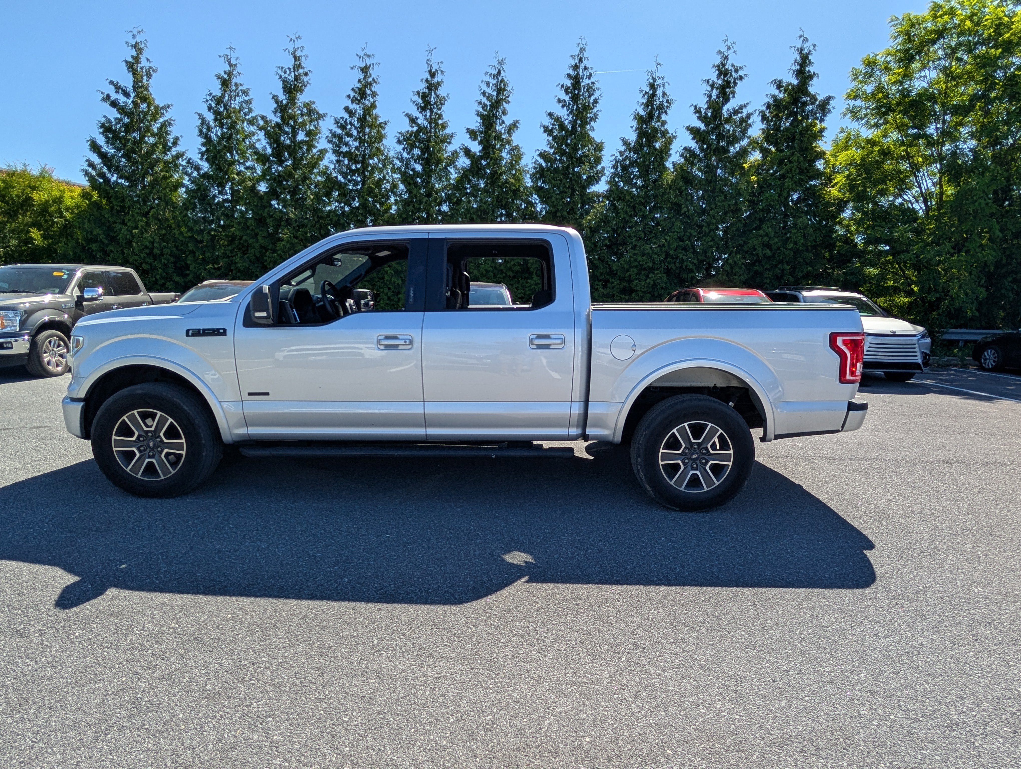 Used 2015 Ford F150 XLT w/ Equipment Group 301A Mid AWD/4WD image 6