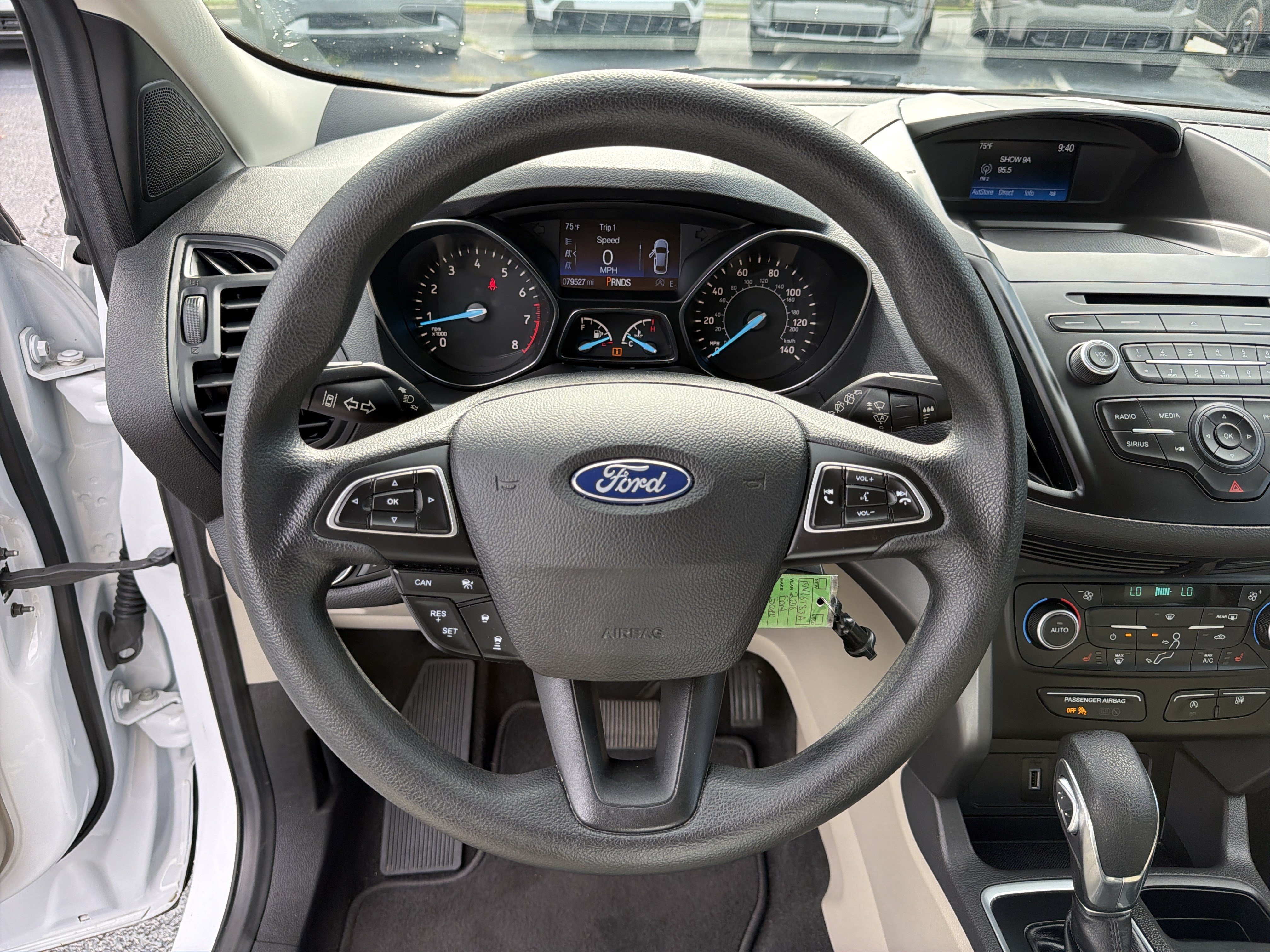 Used 2018 Ford Escape SE w/ Ford Safe & Smart Package FWD image 18