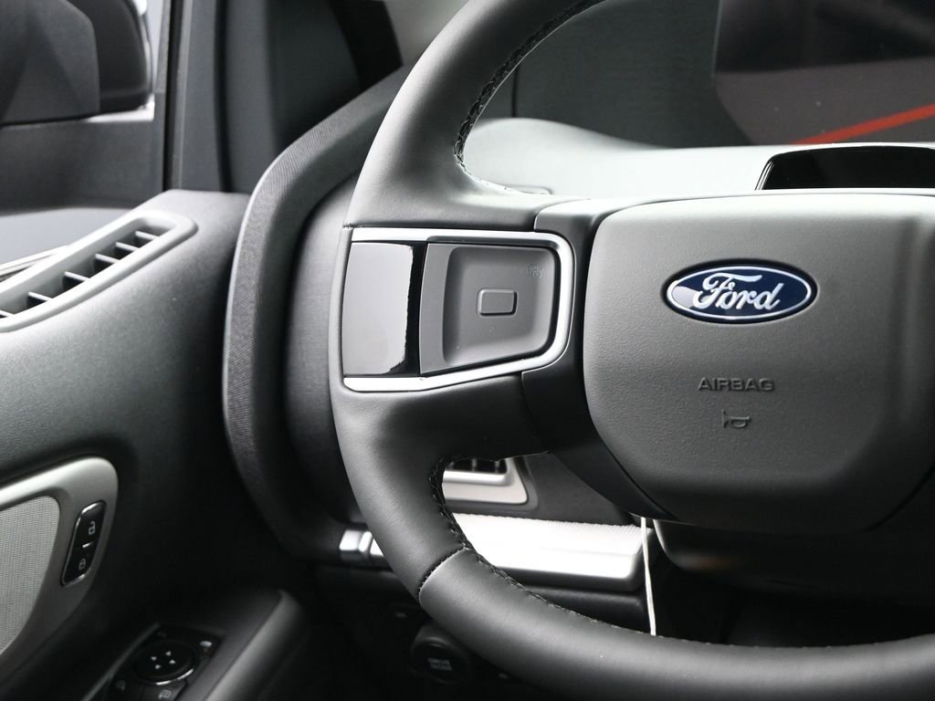 New 2026 Ford Expedition Active image 27