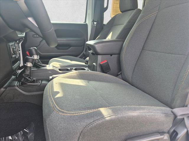 Used 2024 Jeep Wrangler Unlimited Sport AWD/4WD image 12