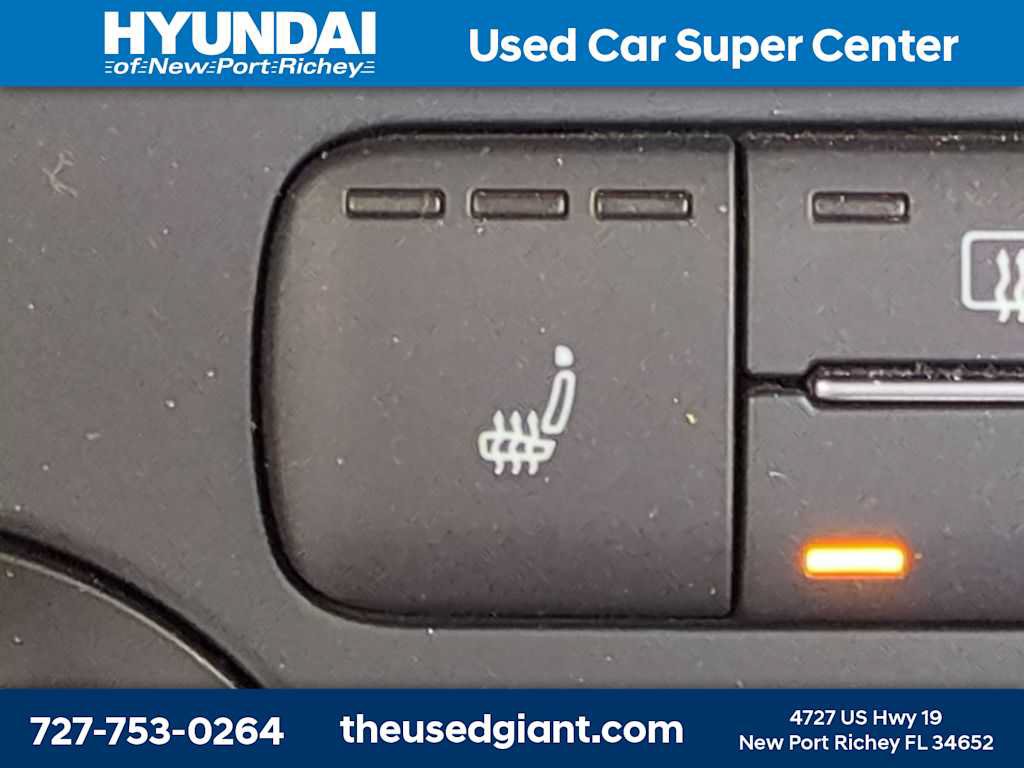 Used 2013 Volkswagen Beetle 2.5 FWD image 21