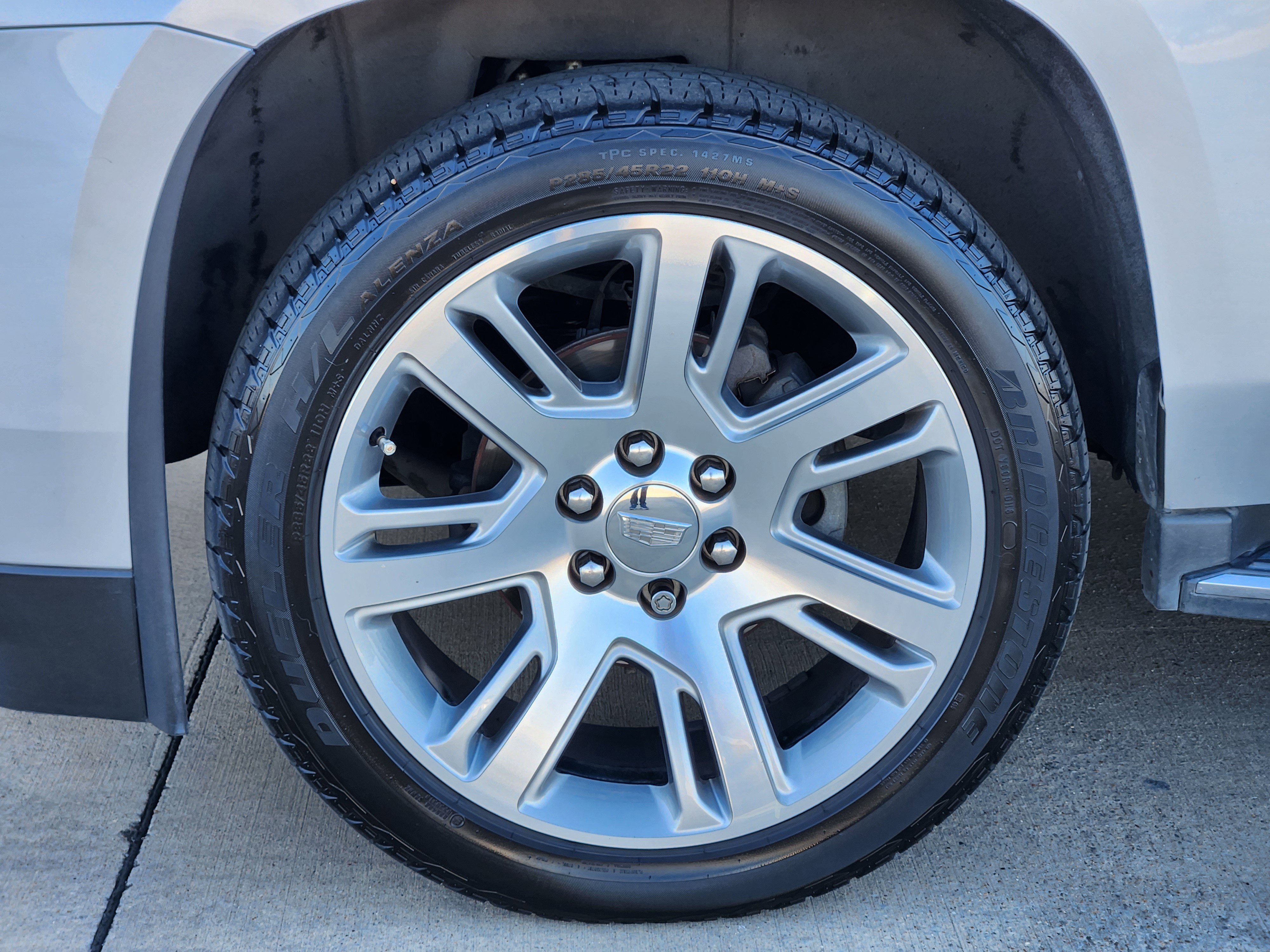 Used 2017 Cadillac Escalade Luxury image 9