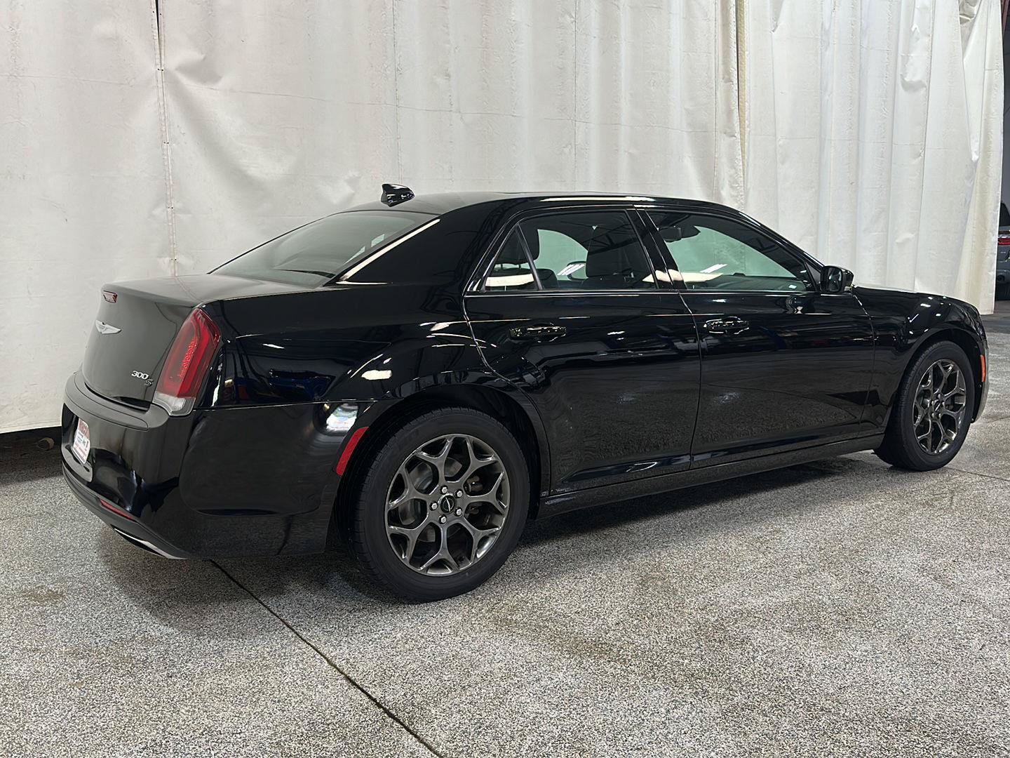 Used 2017 Chrysler 300 S w/ 300S Premium Group AWD/4WD image 5