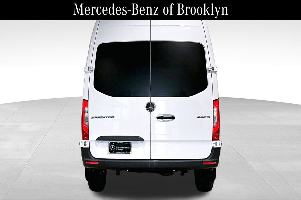 Used 2025 Mercedes-Benz Sprinter 2500 image 4
