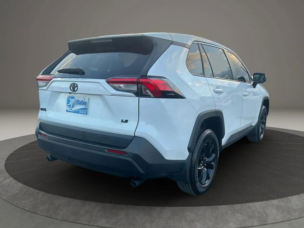 Used 2022 Toyota RAV4 LE image 24