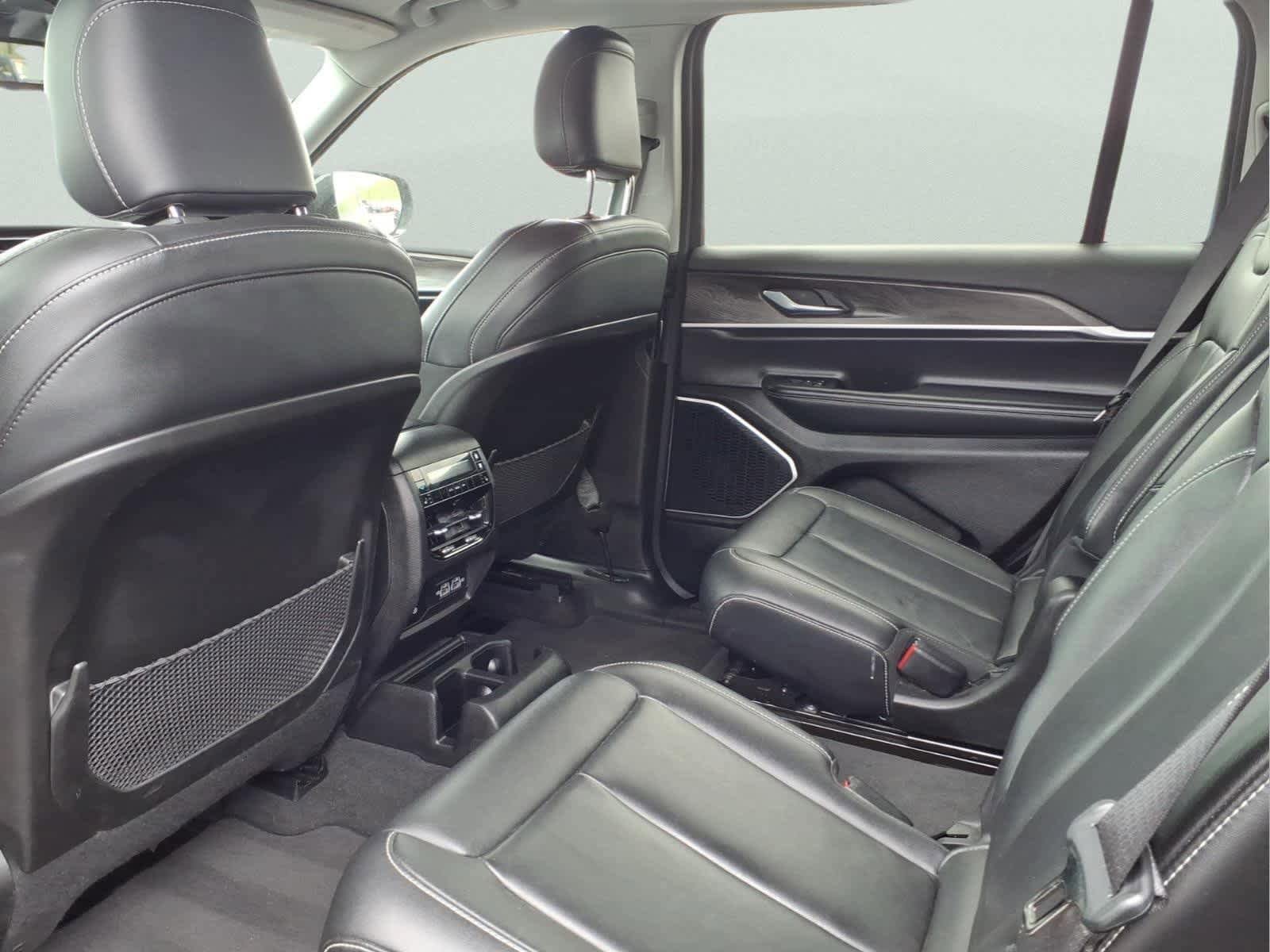 Used 2022 Jeep Grand Cherokee L Limited AWD/4WD image 15