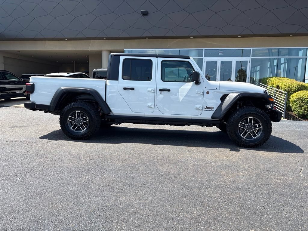 Used 2026 Jeep Gladiator Mojave AWD/4WD image 4