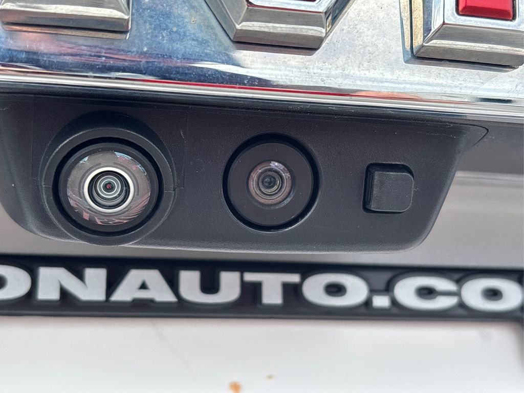 Used 2023 GMC Acadia Denali w/ Denali Technology Package image 17