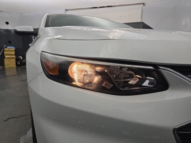 Used 2017 Chevrolet Malibu LT image 13