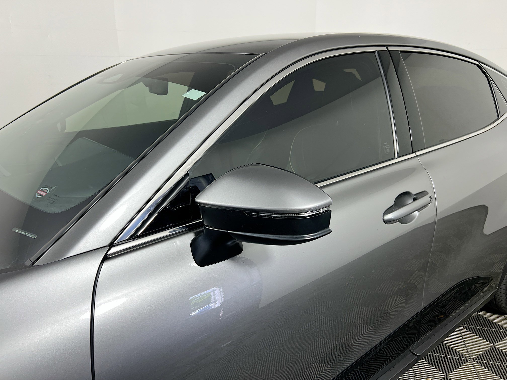 Used 2023 Toyota Crown Limited image 12