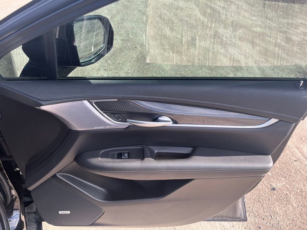 Used 2024 Cadillac XT5 Sportv w/ LPO, Floor Liner Package AWD/4WD image 33