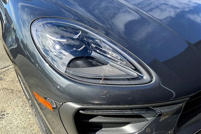 Certified 2026 Porsche Macan AWD/4WD image 18