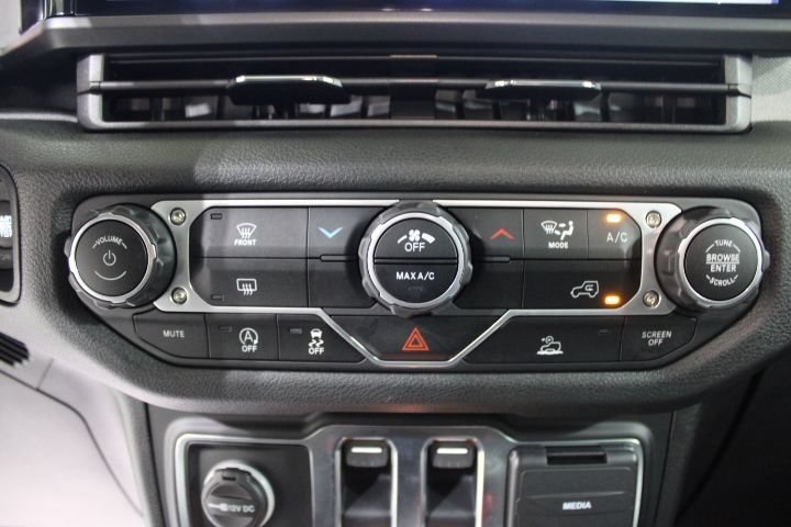 Used 2024 Jeep Wrangler Sport AWD/4WD image 32