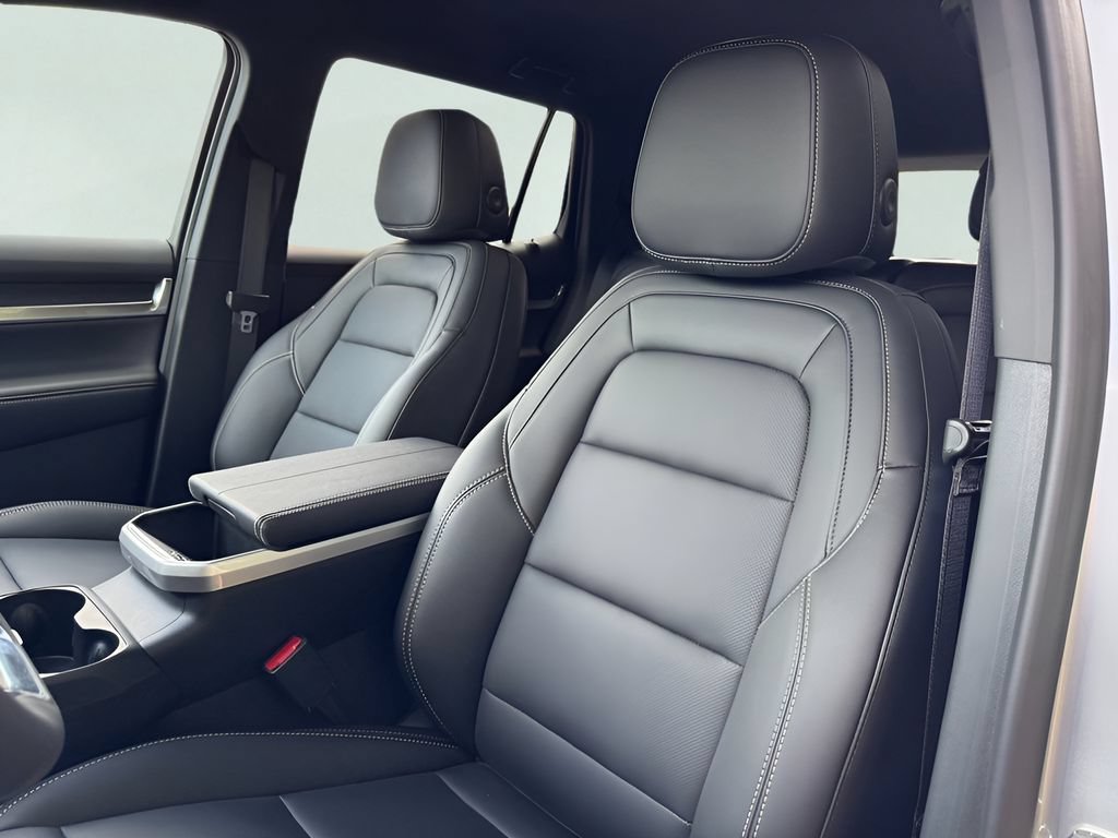 New 2027 GMC Terrain Elevation w/ Elevation Premium Package FWD image 9
