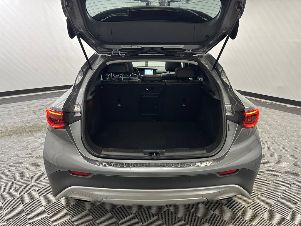 Used 2019 INFINITI QX30 AWD w/ Navigation Package image 19