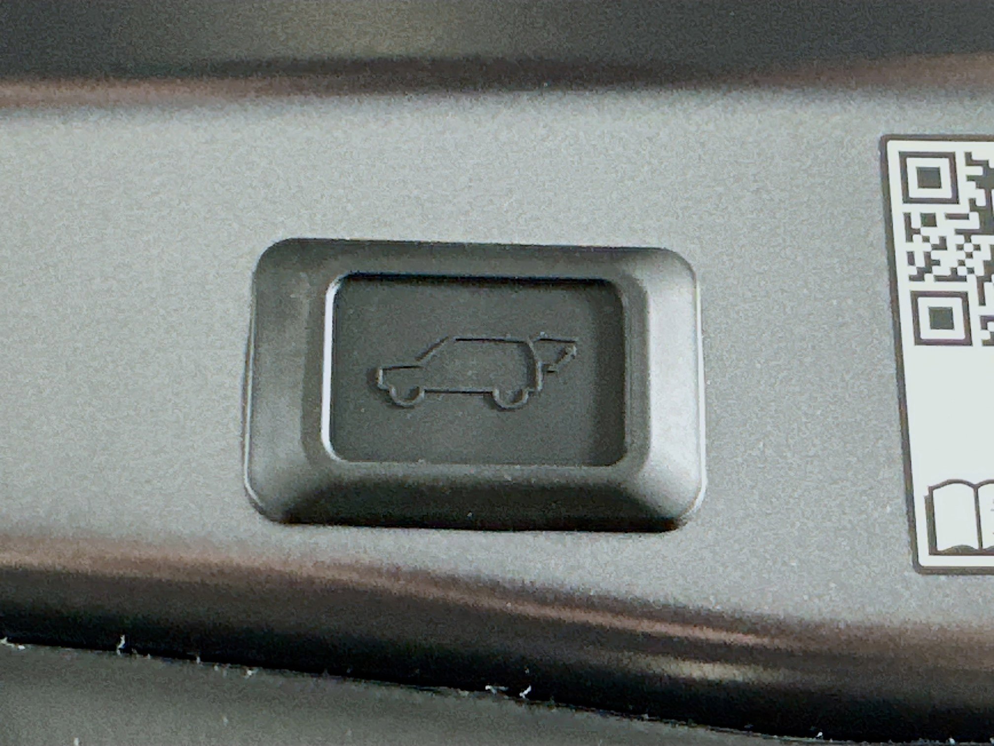 Used 2025 Toyota RAV4 Limited w/ Advanced Technology Package image 31