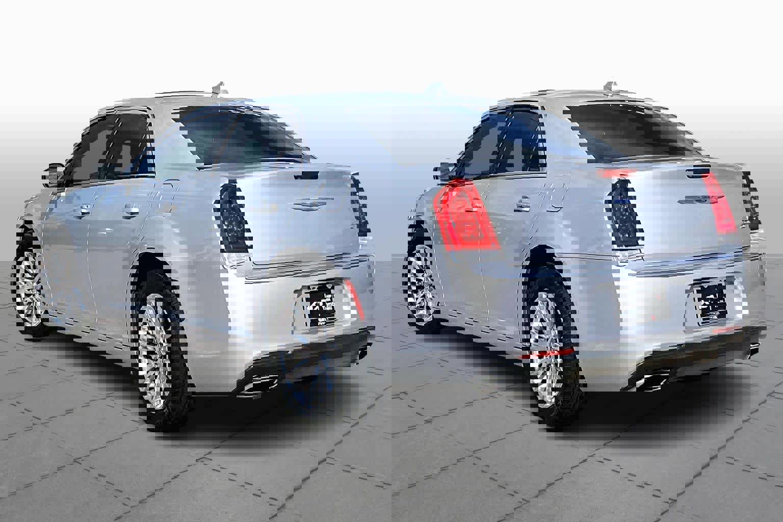 Used 2019 Chrysler 300 Touring L w/ Quick Order Package 22F image 11