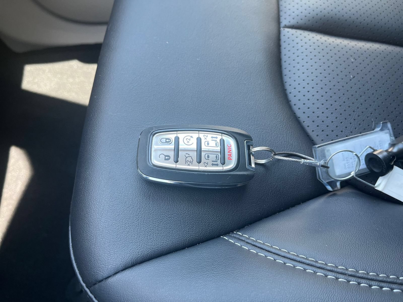 Used 2024 Chrysler Pacifica Touring-L FWD image 26