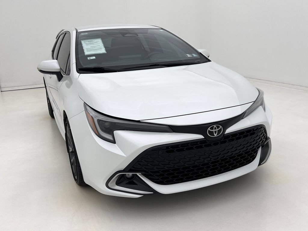 Used 2024 Toyota Corolla XSE FWD image 3