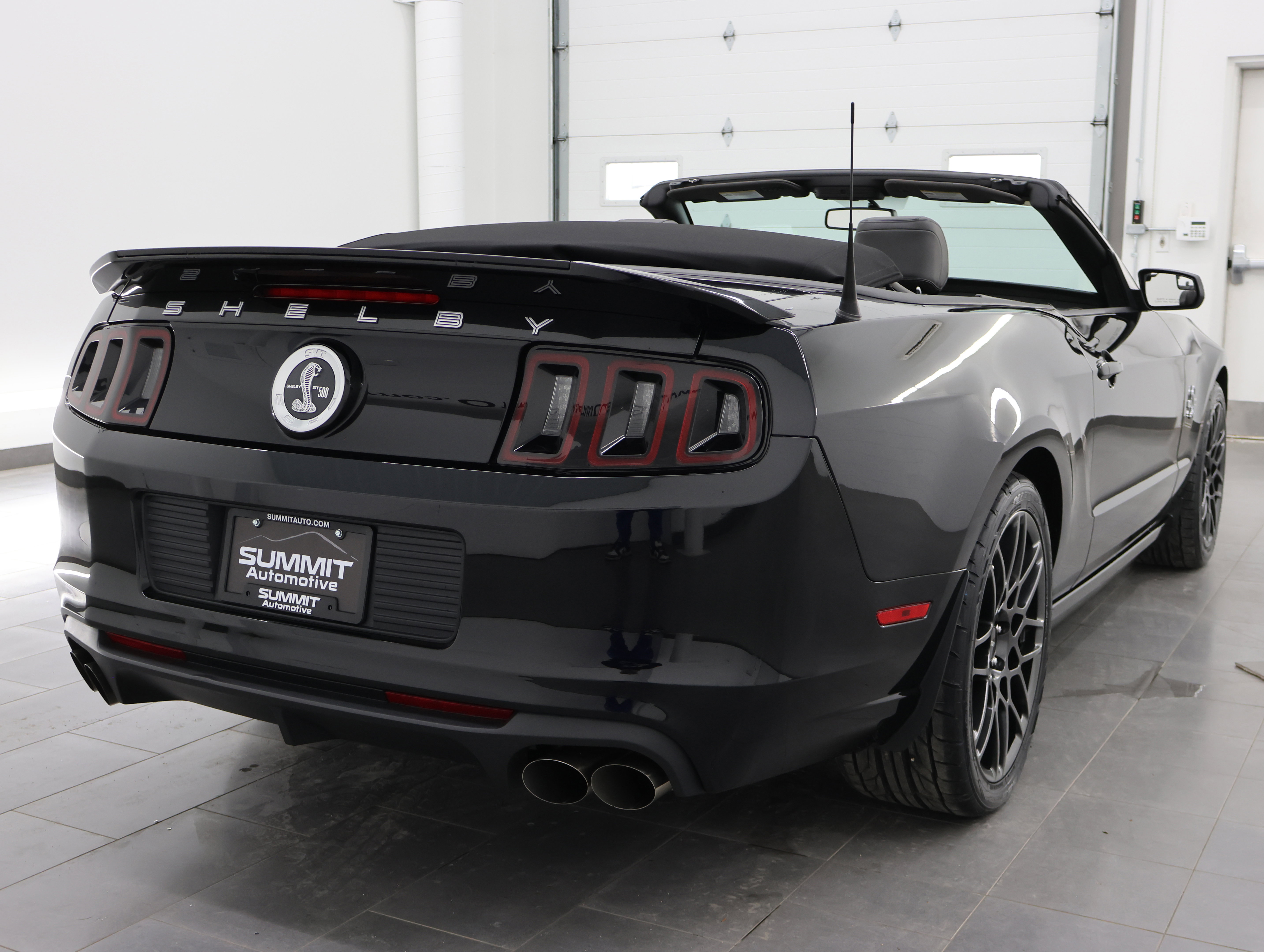 Used 2013 Ford Mustang Shelby GT500 RWD image 47