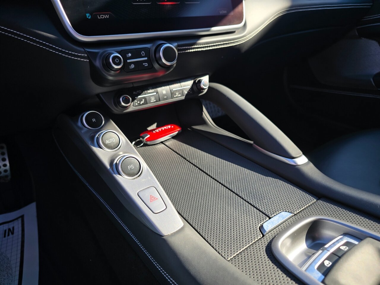 Used 2017 Ferrari GTC4Lusso AWD/4WD image 13