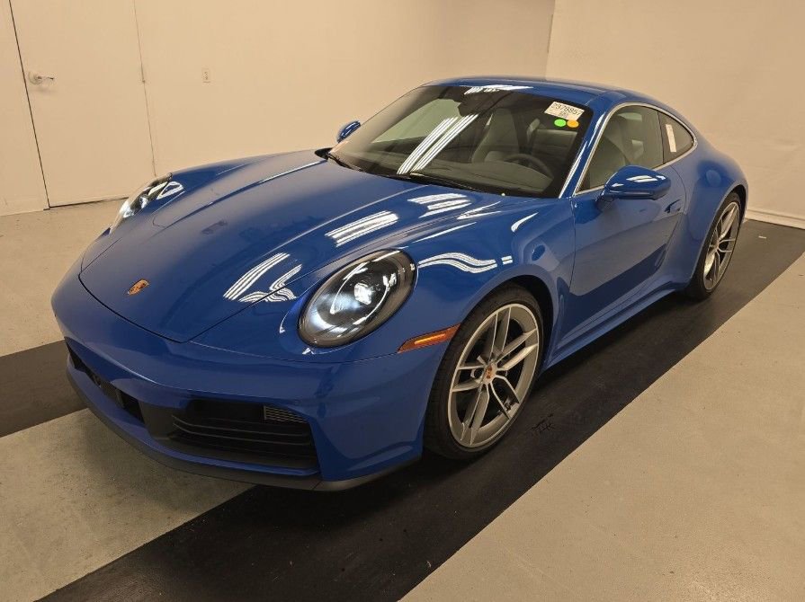 Used 2025 Porsche 911 Carrera RWD image 4