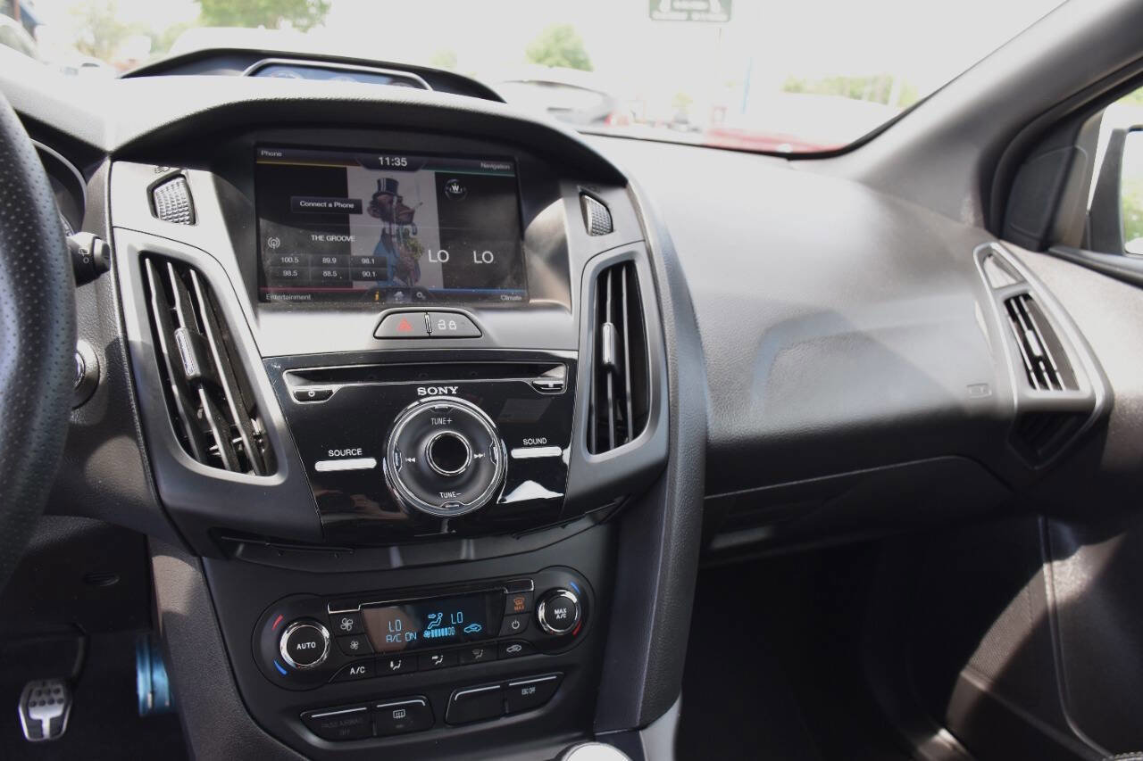 Used 2014 Ford Focus ST w/ Equipment Group 202A FWD image 19