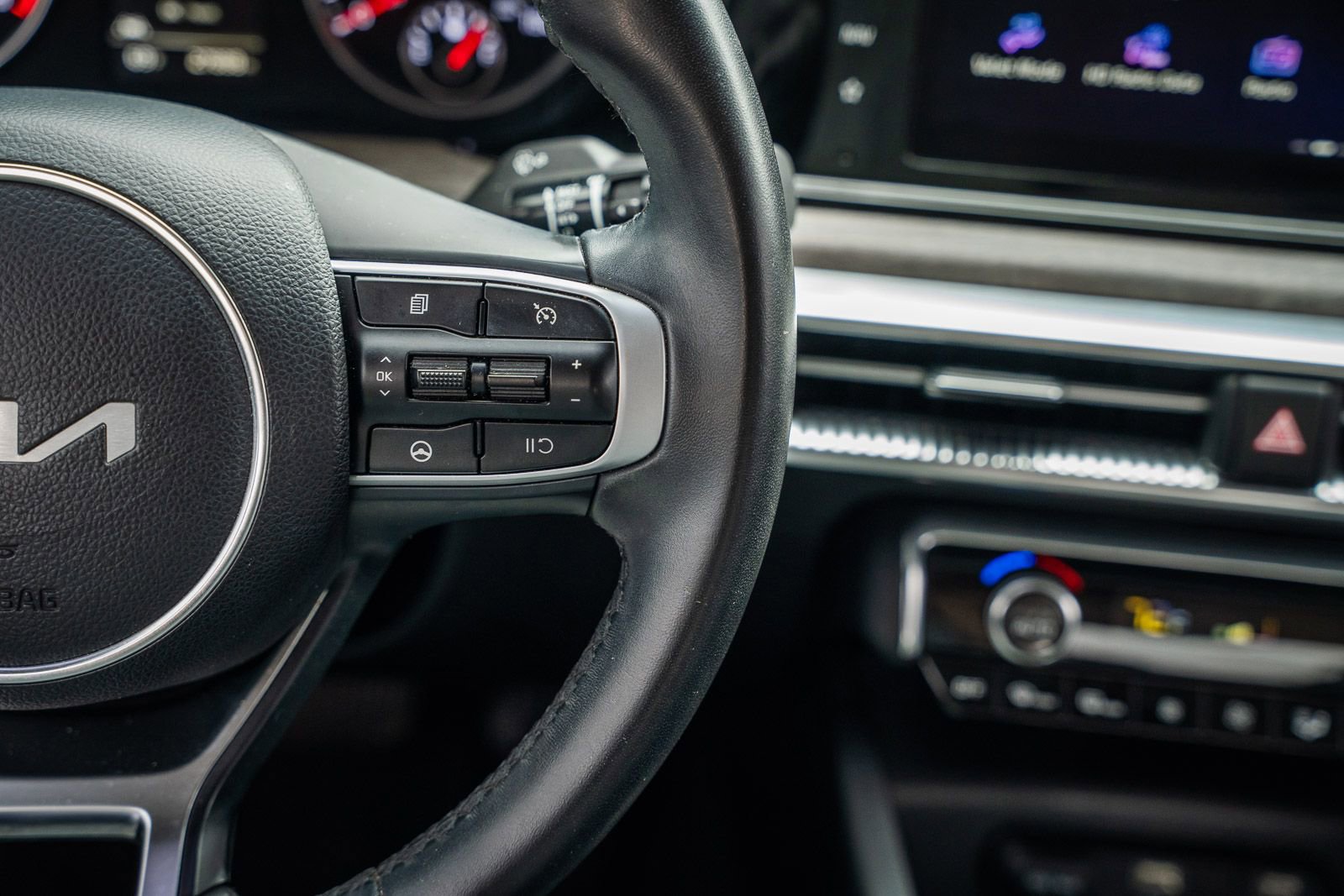 Used 2023 Kia K5 EX image 31