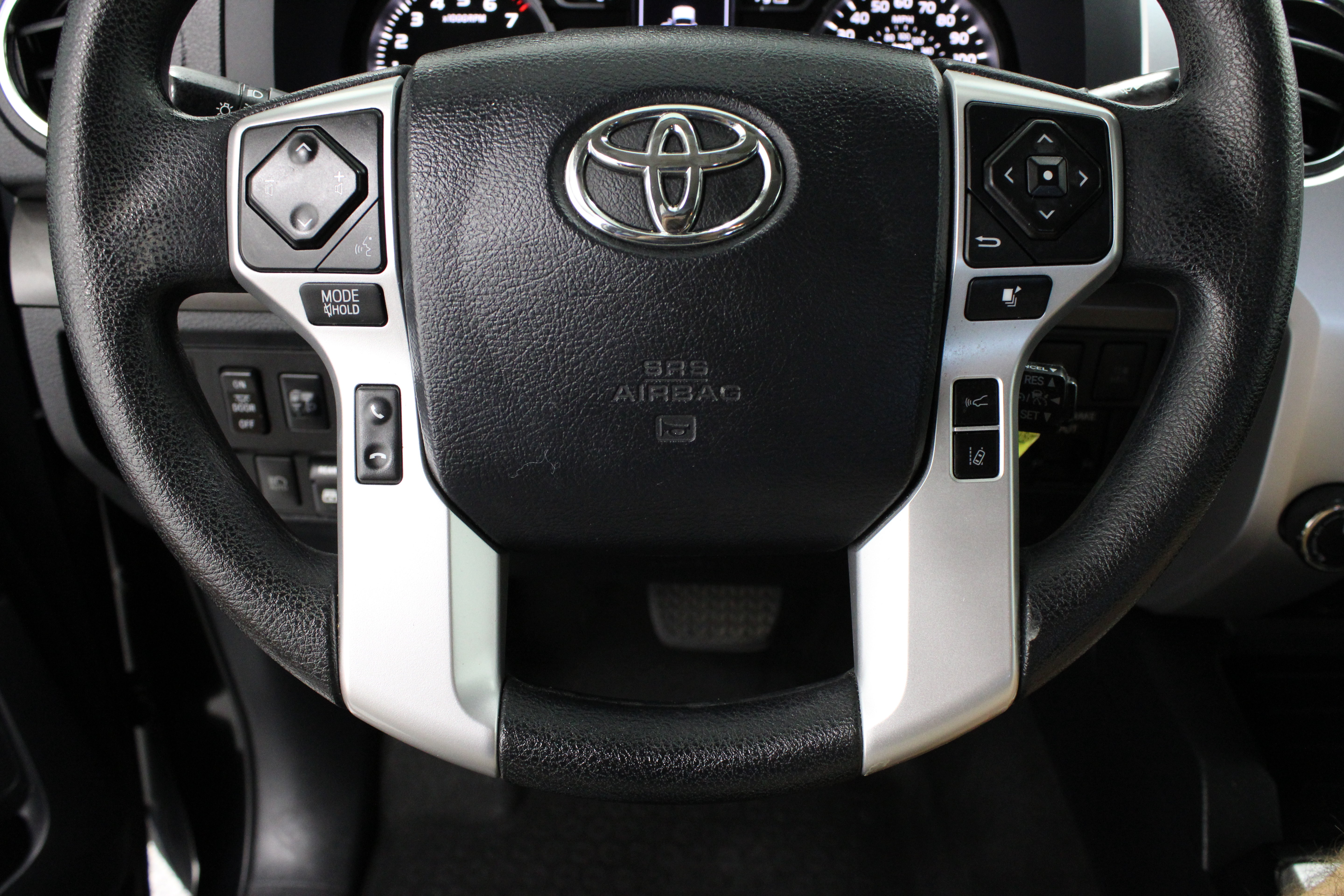 Used 2019 Toyota Tundra SR5 w/ SR5 Upgrade Package AWD/4WD image 25