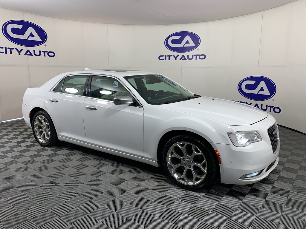 Used 2018 Chrysler 300 C w/ Sun, Sound & Nav Package RWD image 1