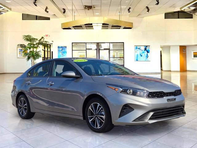 Used 2024 Kia Forte LXS FWD image 3