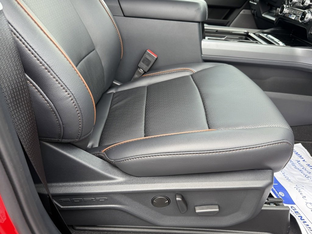 New 2026 Ford F250 Lariat w/ Black Appearance Package image 15