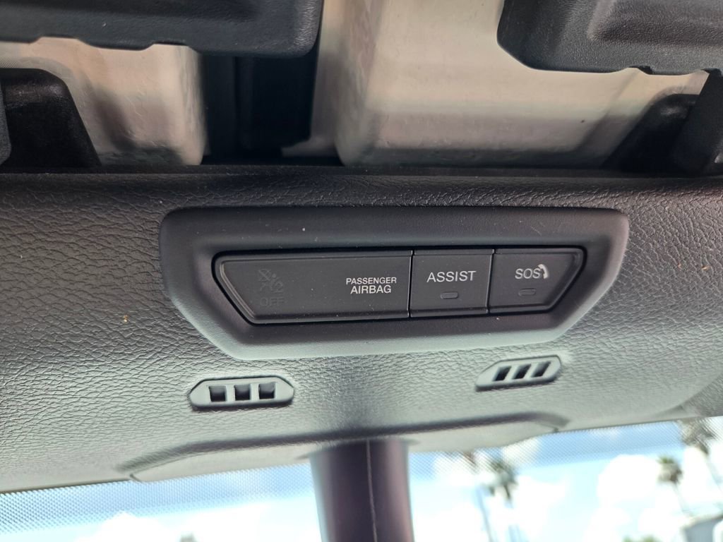Used 2022 Jeep Wrangler Unlimited Rubicon w/ LED Lighting Group AWD/4WD image 31