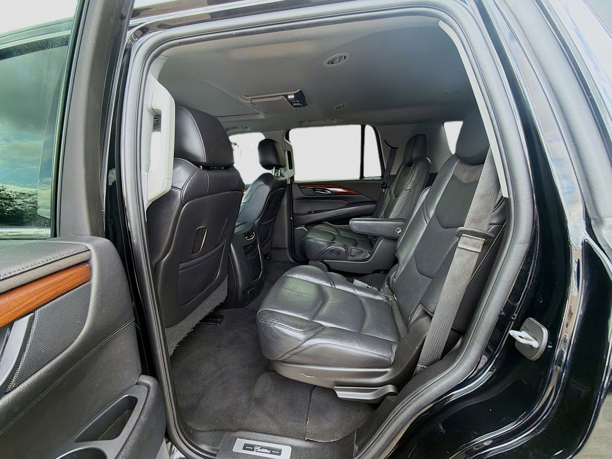 Used 2018 Cadillac Escalade Premium Luxury image 22