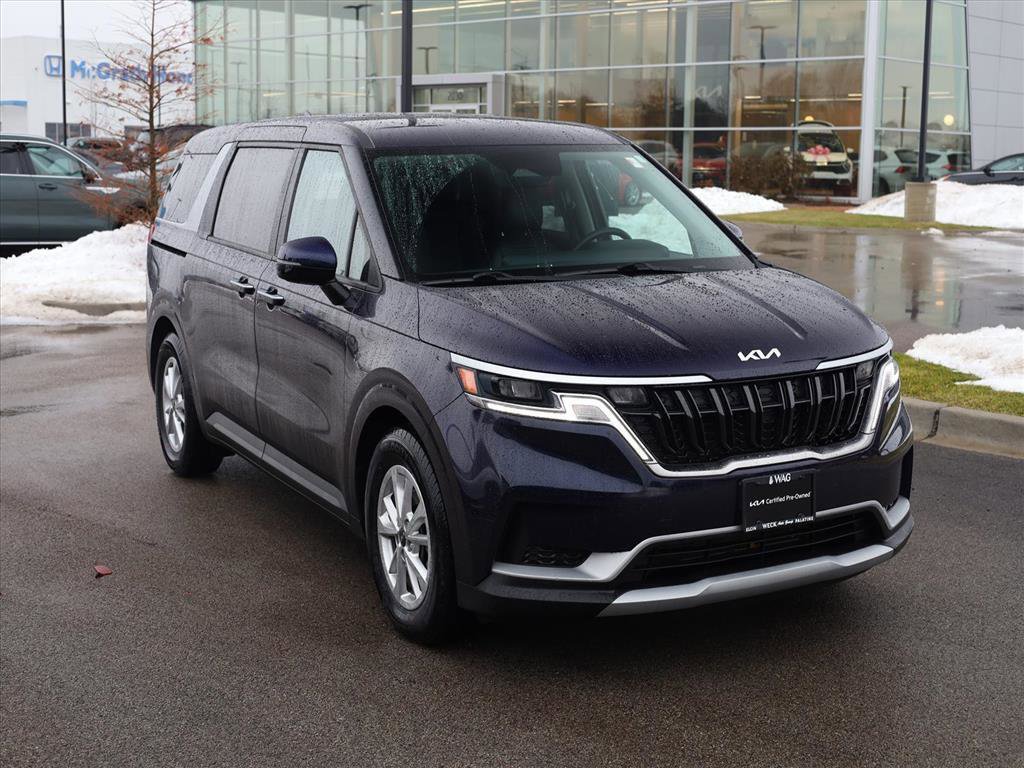 Used 2023 Kia Carnival LX image 2