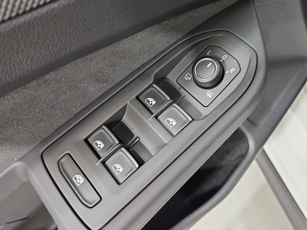 New 2026 Volkswagen GTI SE FWD image 11