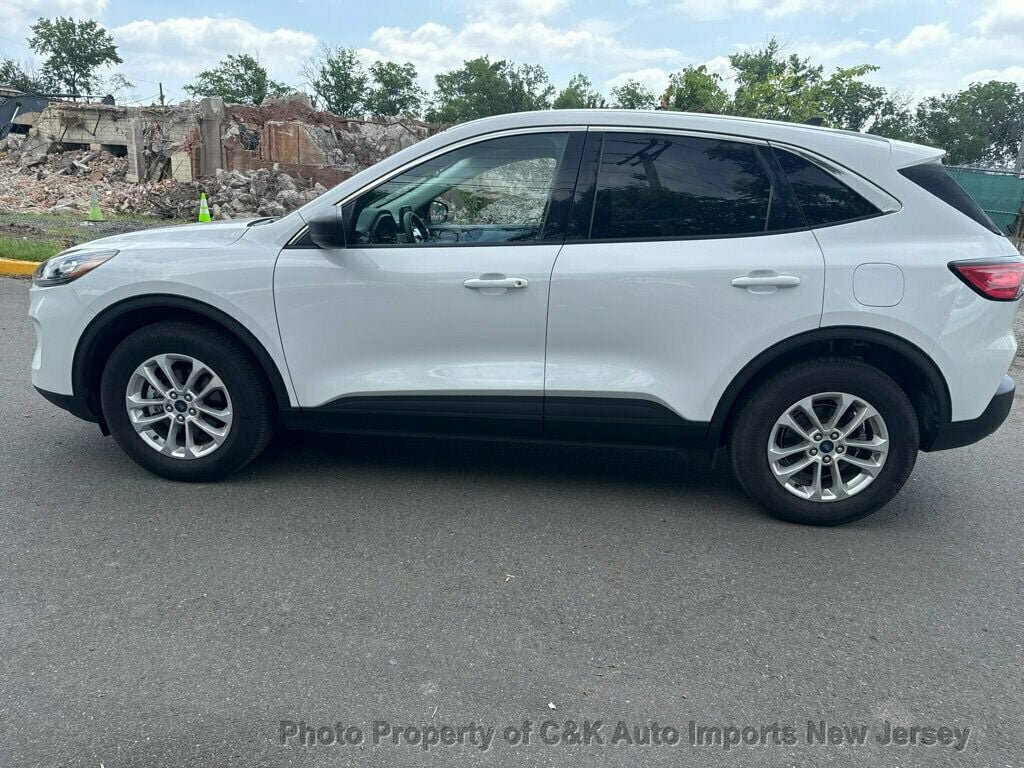 Used 2022 Ford Escape SE AWD/4WD image 3