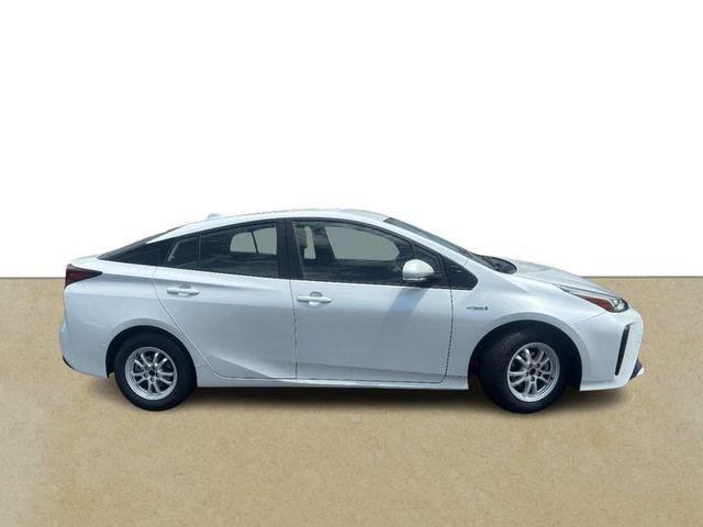 Certified 2022 Toyota Prius LE FWD image 2
