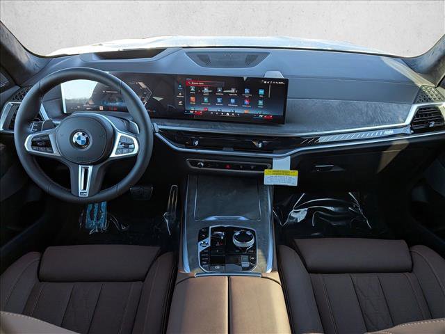 New 2026 BMW X7 M60i image 16