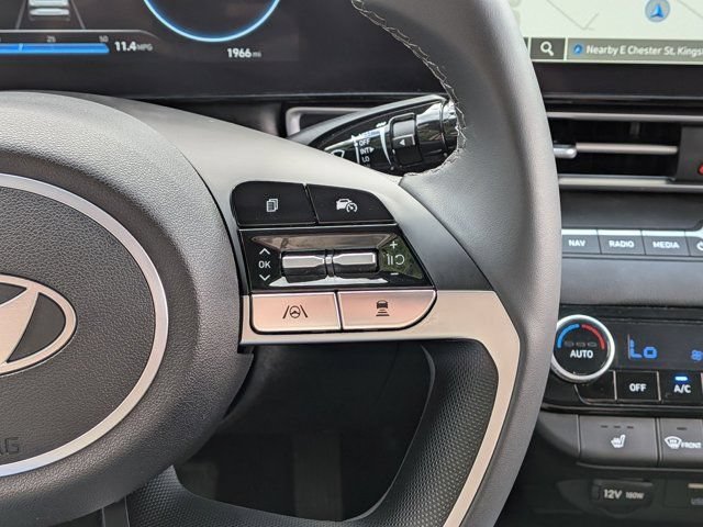 Used 2025 Hyundai Elantra Limited FWD image 19