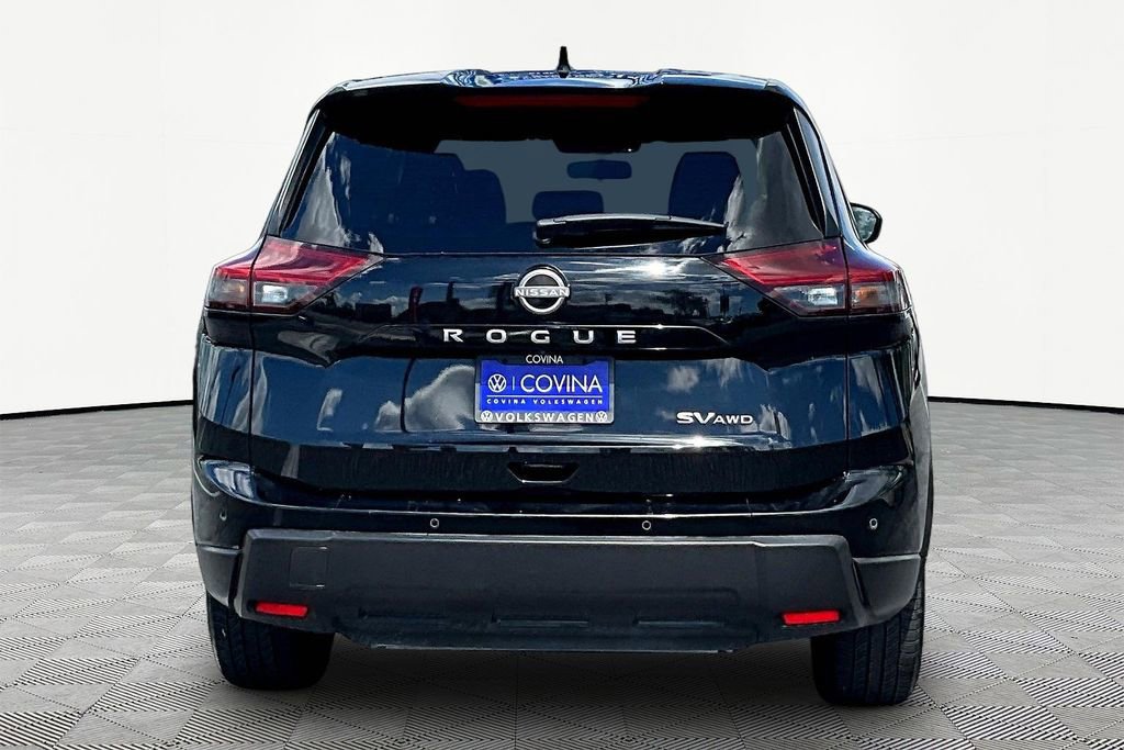 Used 2024 Nissan Rogue SV AWD/4WD image 5