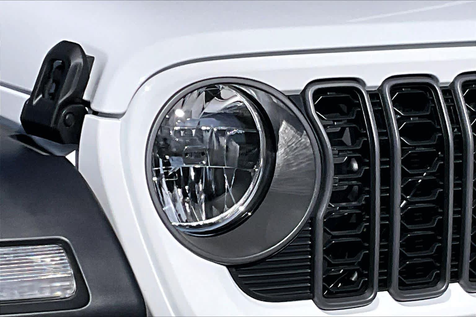 New 2026 Jeep Gladiator Sport AWD/4WD image 10