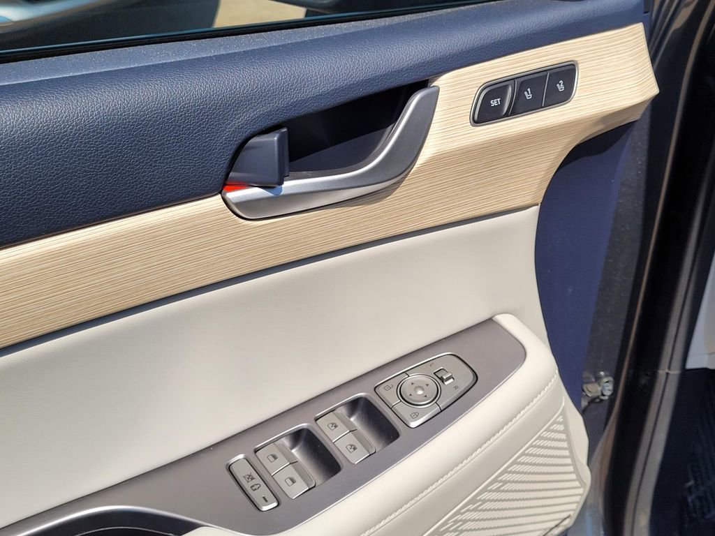 Used 2024 Hyundai Palisade Limited image 11