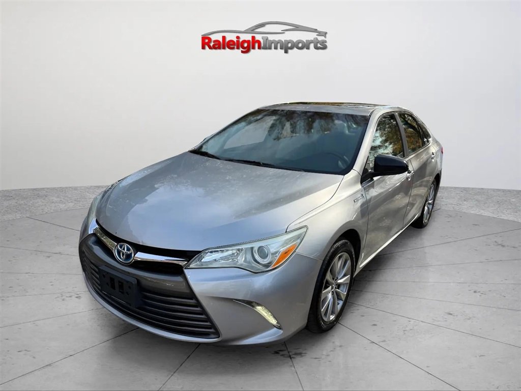 Used 2015 Toyota Camry XLE w/ Moonroof Package FWD image 4