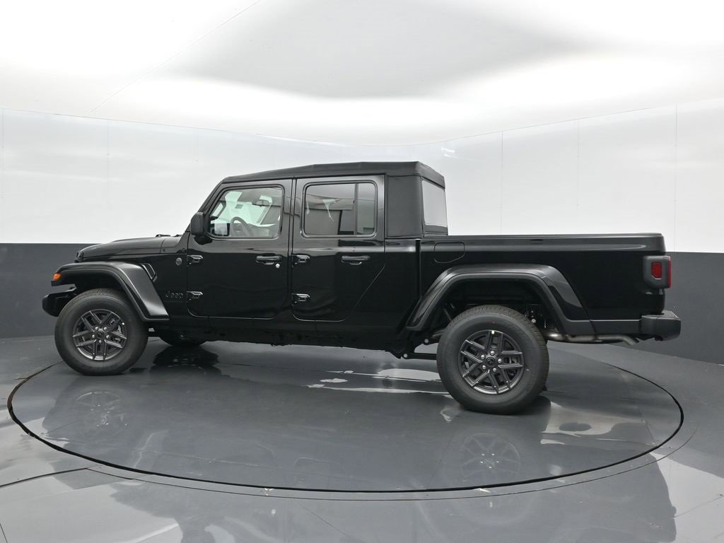 New 2025 Jeep Gladiator Sport image 5