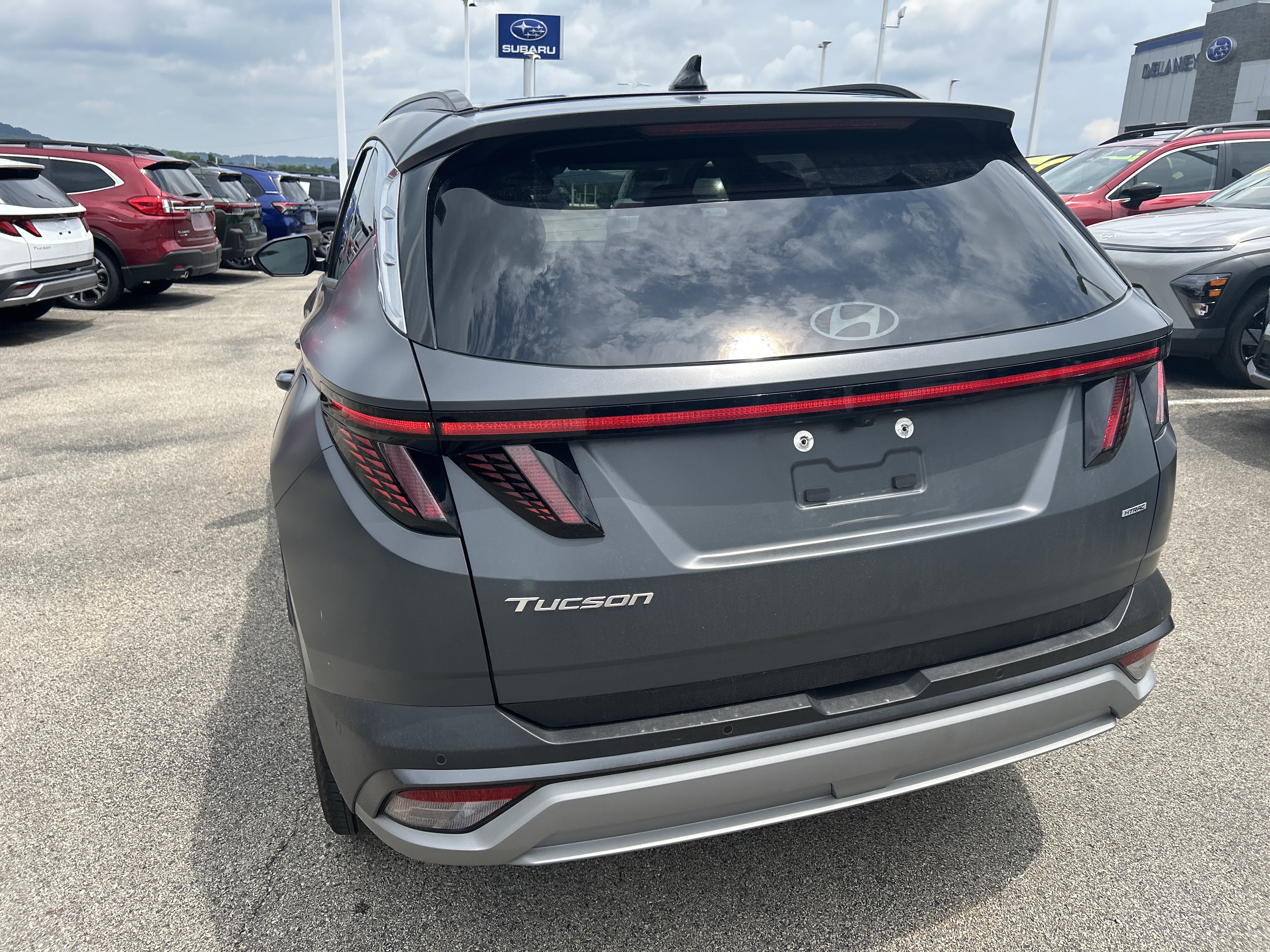 Used 2025 Hyundai Tucson Limited AWD/4WD image 4